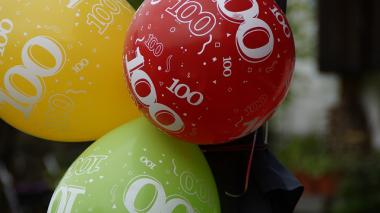 100